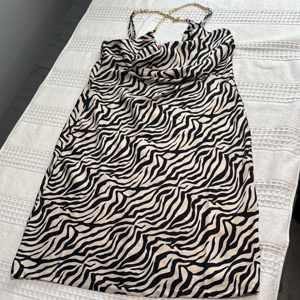 Guess Black and White Sheath Cocktail Dress